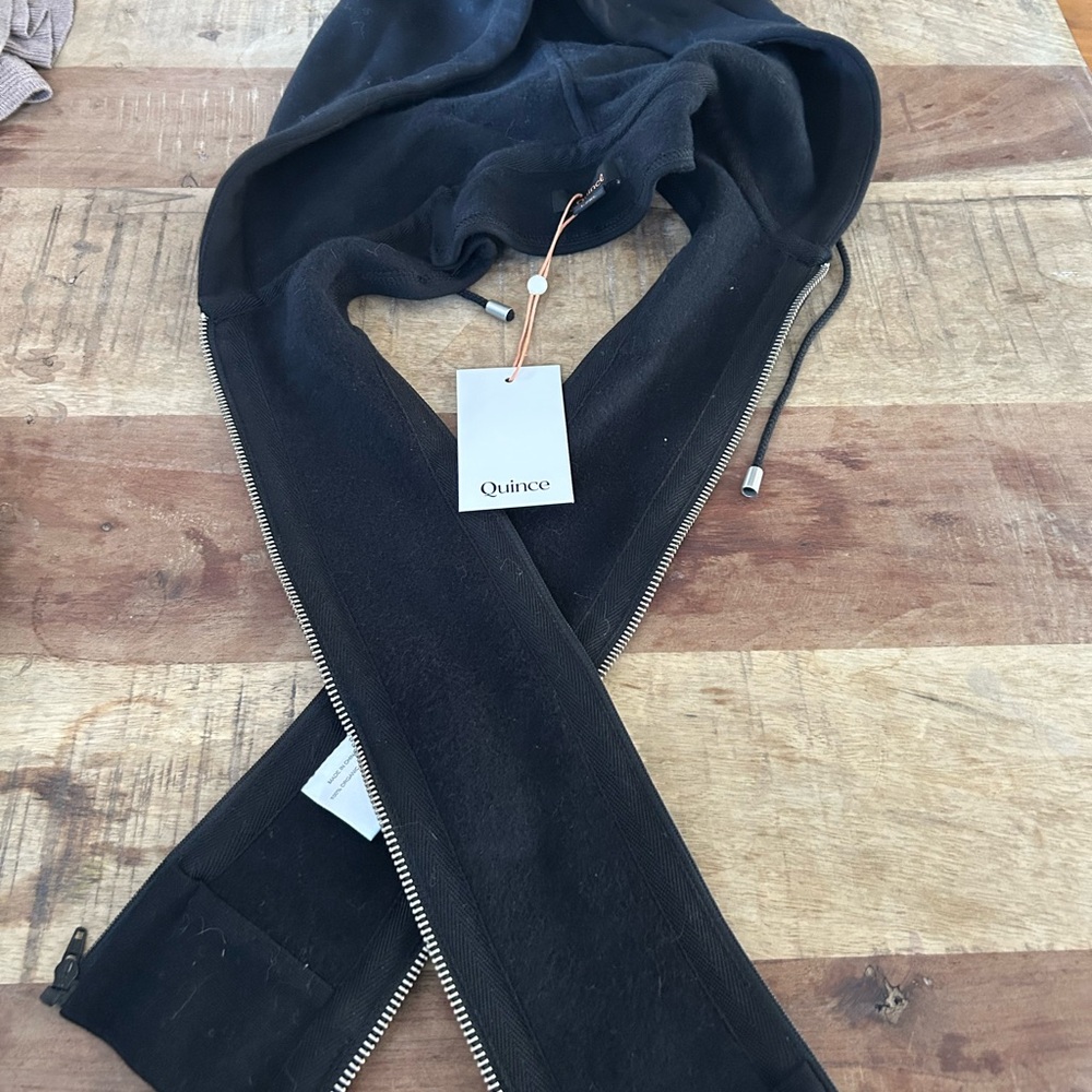 Quince Black Dickey